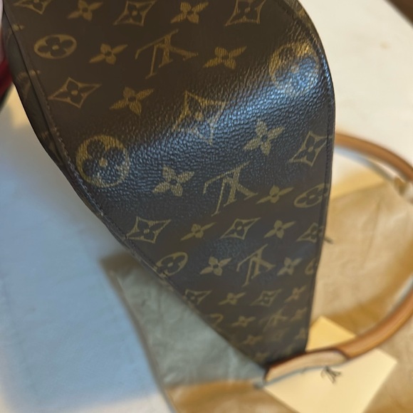 ✨Louis Vuitton Monogram Canvas Looping GM✨ - Picture 7 of 10